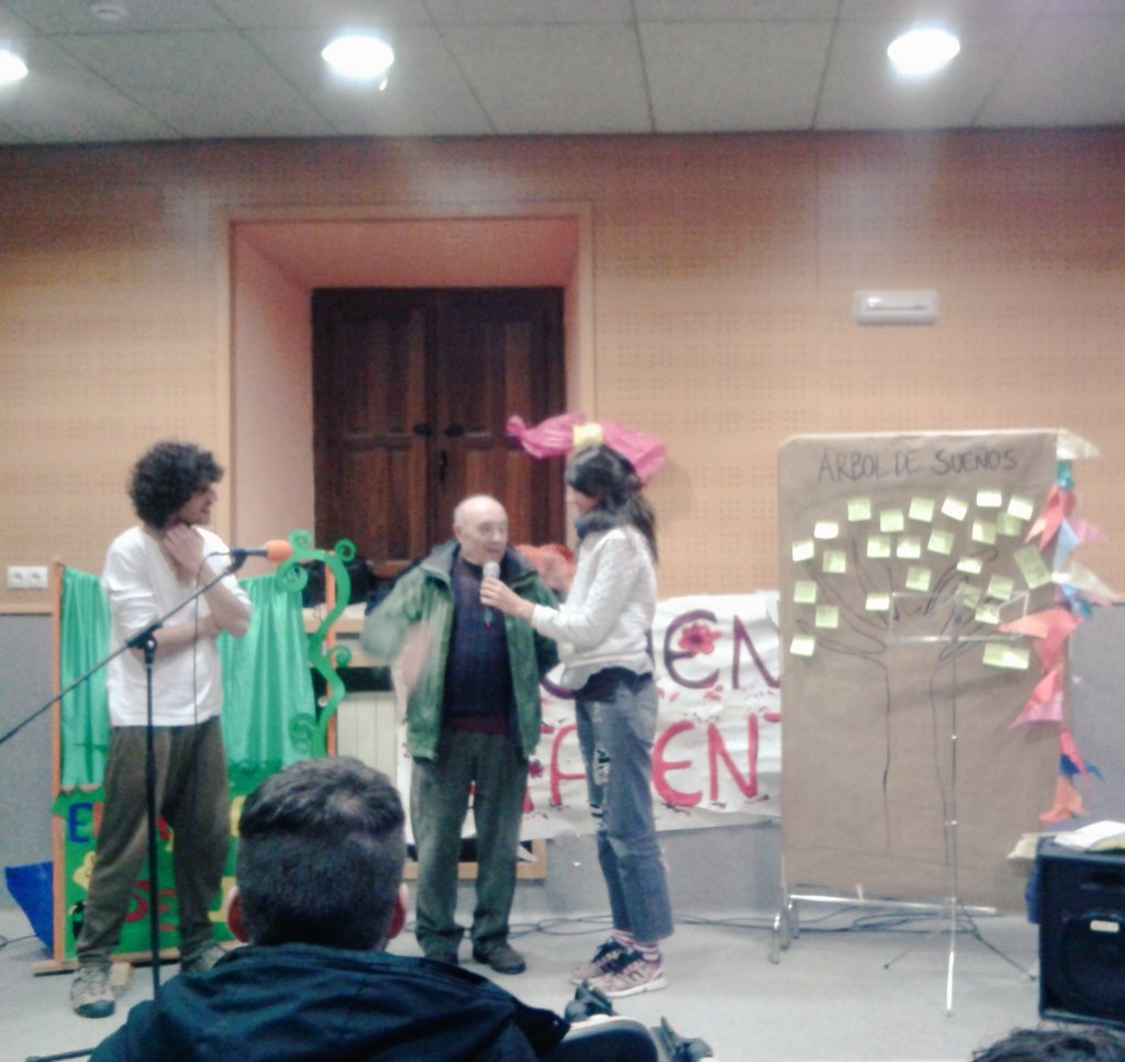 PerdidaenRed's tweet photo. Andrés y MariCarmen nos cuentan sus #talentos y cómo se trabajaba todo el pueblo junto. #MovilizaLozoya https://t.co/Bxl3vfdH80