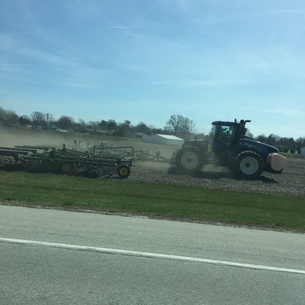 Incorporating chemicals in Springfield Il today. #dynagro16