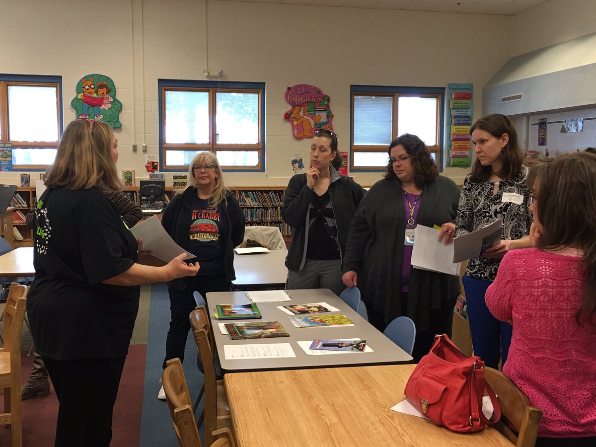 leonlyn11's tweet photo. Debbie Grass sharing primary read aloud strategies during today's exhibition #wcpsmd https://t.co/8dHsggHSY3