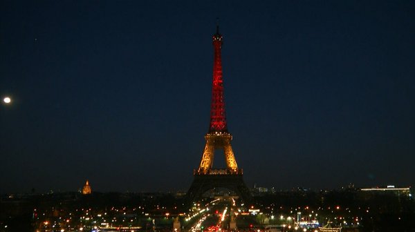 Eiffel Tower lit up in the colors of Belgian national flag after #Brussels terror attacks: abcn.ws/1q0tnUn
