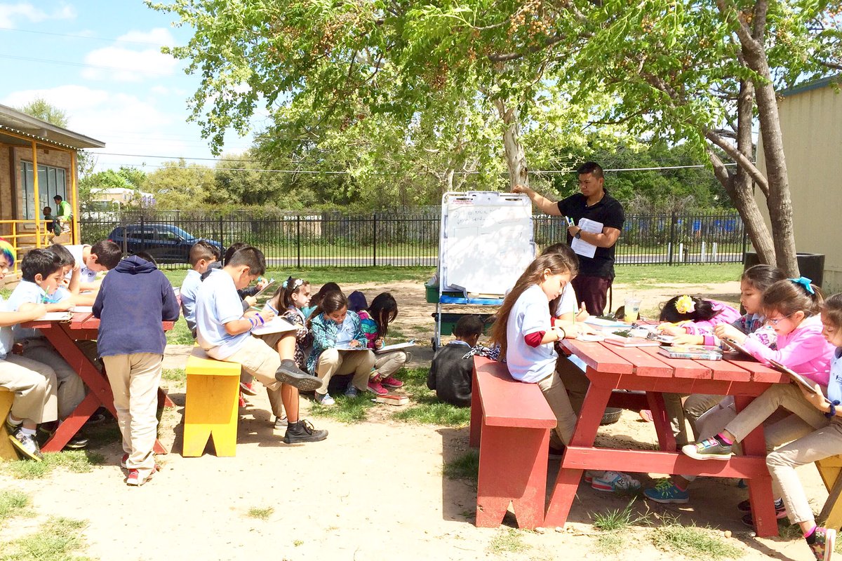 PhillipPhiN's tweet photo. Teaching our lesson outside because... Why not?! #KACD #KAPS https://t.co/82m1vylLWy