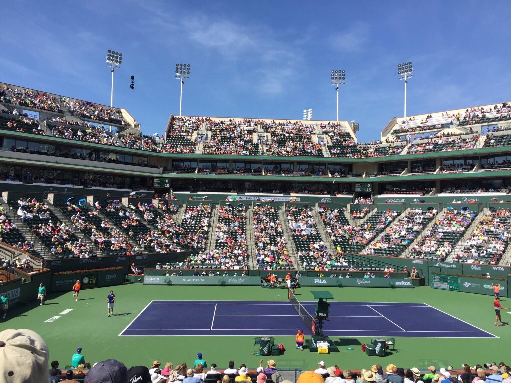 Team_McKidders's tweet photo. PHOTOS - Kev at #IndianWells tournament with his family & @KellyMcCreary #Love #Family #GreysFam π https://t.co/i9GmMQLyD7