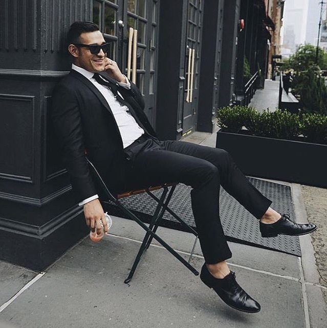 TheVenRoyal's tweet photo. To me, clothing is a form of self-expression – there are hints about who you are in what you wear. #VenRoyal https://t.co/GEkX0ES4Pz