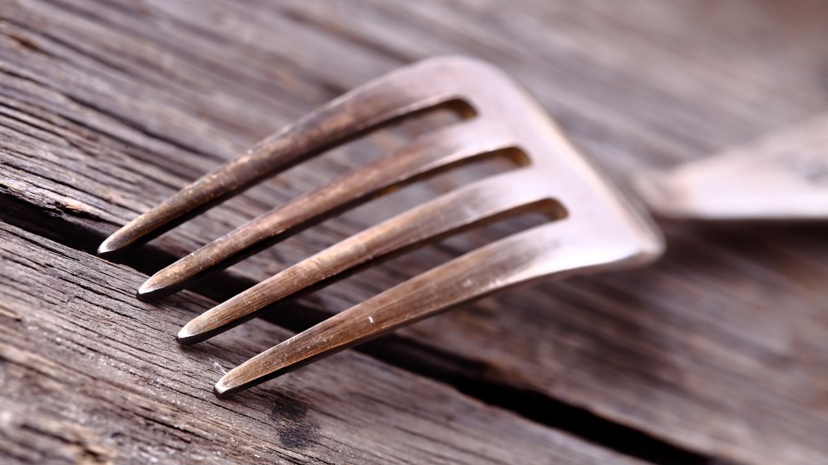 ClickHole's tweet photo. Fall From Grace: The 5 Incidents That Led To Me Having Only One Fork https://t.co/CI81REZojI https://t.co/qqL9bmi9N6