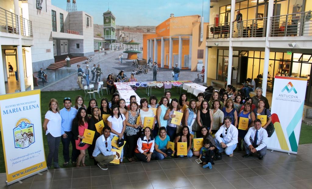 Eleninas aprenden a conducir gracias al aporte de Minera Antucoya capitalminera.cl/index.php?opti…