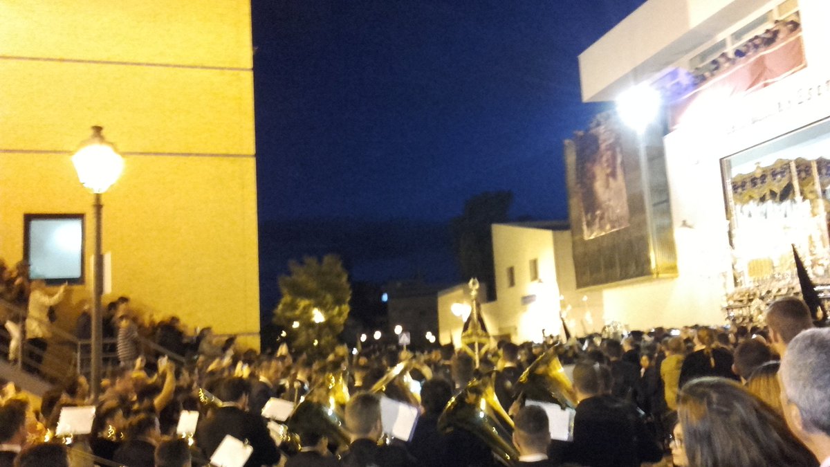 moraosalhgrande's tweet photo. Sale la Virgen de la Estrella  a sones de "Estrella del Perchel" @Banda_moraosALH @humillacionhmd @HdadEstrella https://t.co/oUOrqU0xqf