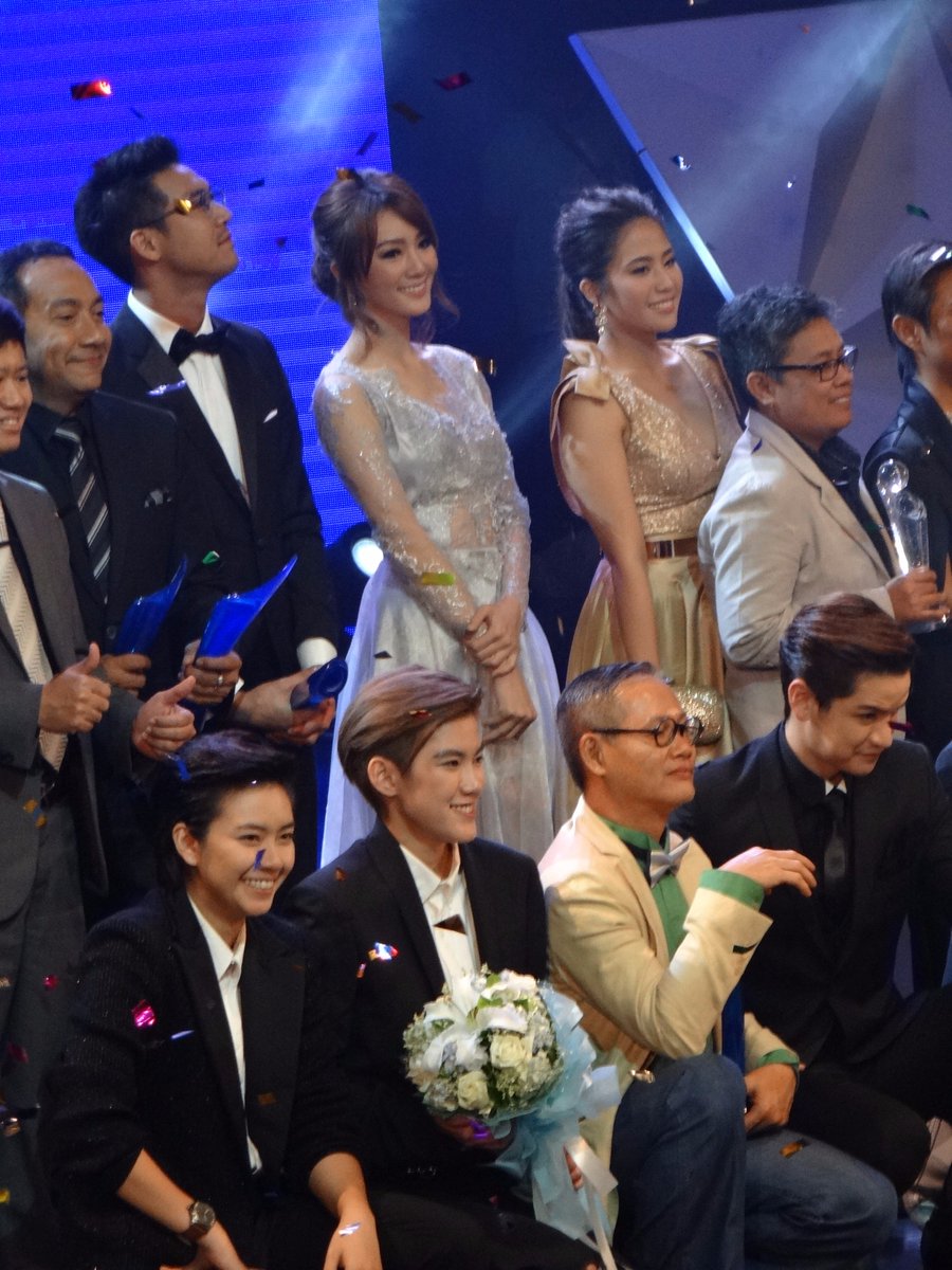 Mantaray_17's tweet photo. ฝันที่จะได้เห็น #นันหงหยก ได้เล่น #yesorno2_5 แต่เกินฝันที่เห็นน้องขึ้นไปรับรางวัล pop vote #ขอบคุณทุกคะแนนโหวตจริงๆ https://t.co/4ni0aLFxw7