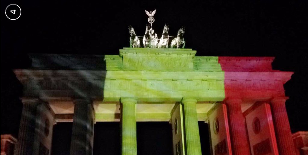 TVdStichele's tweet photo. @VTMNIEUWS Berlijn #prayingforbrussels #JeSuisBrussels https://t.co/sCztS8B2eu