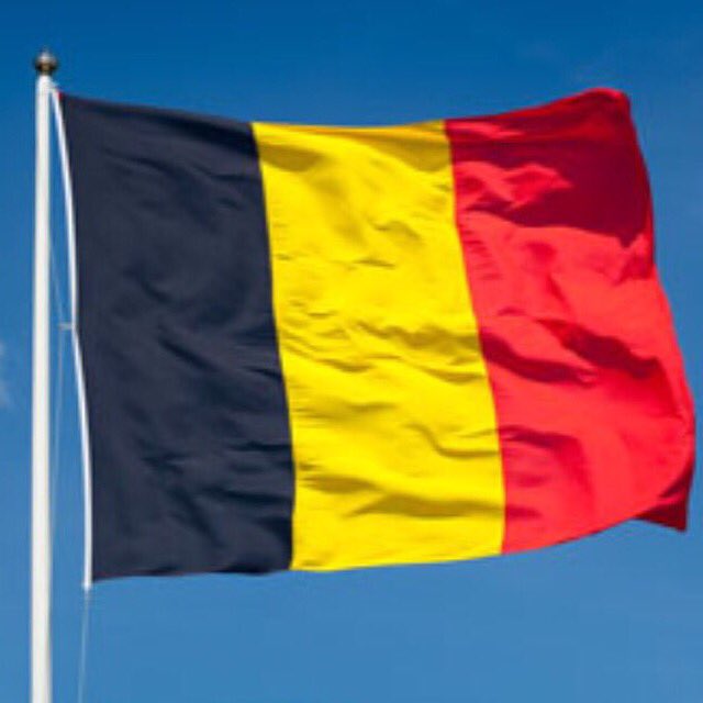 HamaHolland's tweet photo. #pray for Belgium 🙏🏻🙏🏻😔😔😢😢 https://t.co/REuc9M2qLX