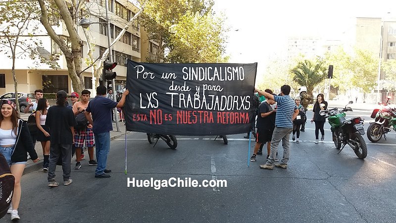 HuelgaChile tweet media