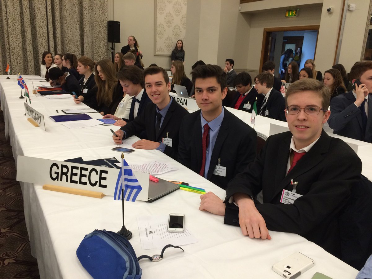 SAIMUN_Fonty's tweet photo. Delegation photos! #SAIMUN2016 https://t.co/xjuxGOsNjF