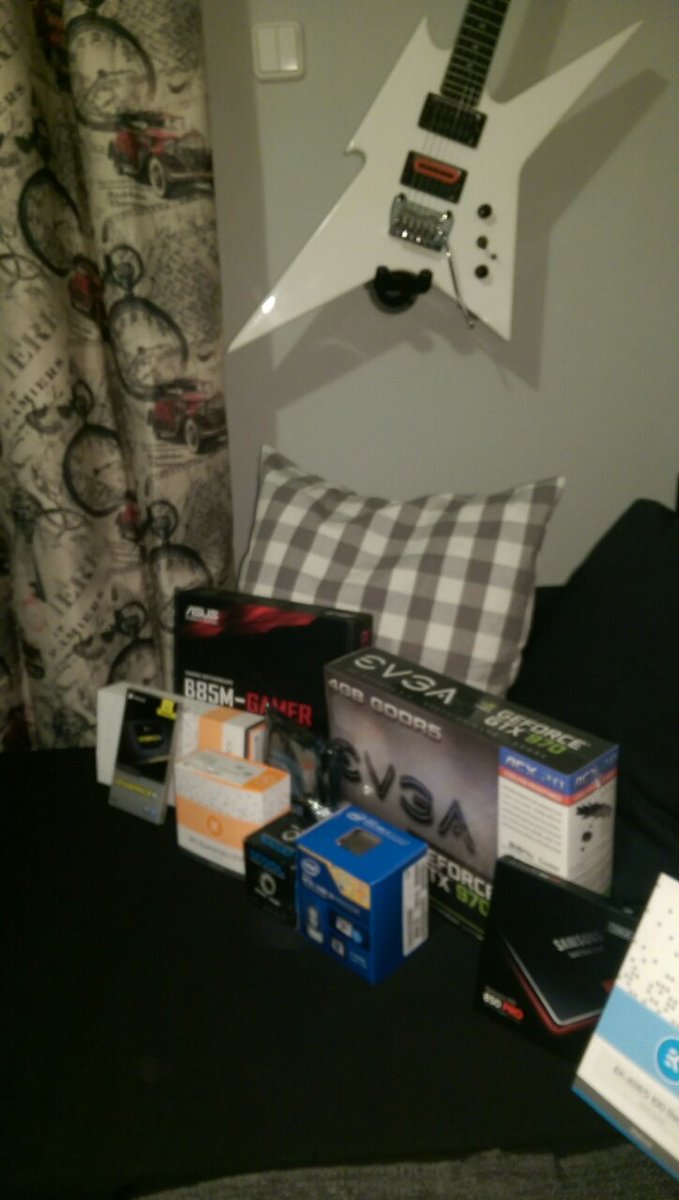 Dig_computers's tweet image. Parts for our custom handmade pc case!!!