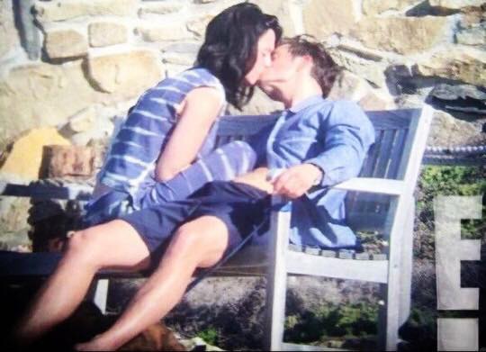WorldMusicChile's tweet photo. Nuevas fotografías de @katyperry junto a @orlandobloom :O Algo hot se encontraba #ORLANDOBLOOM xD https://t.co/46LzcA48dL
