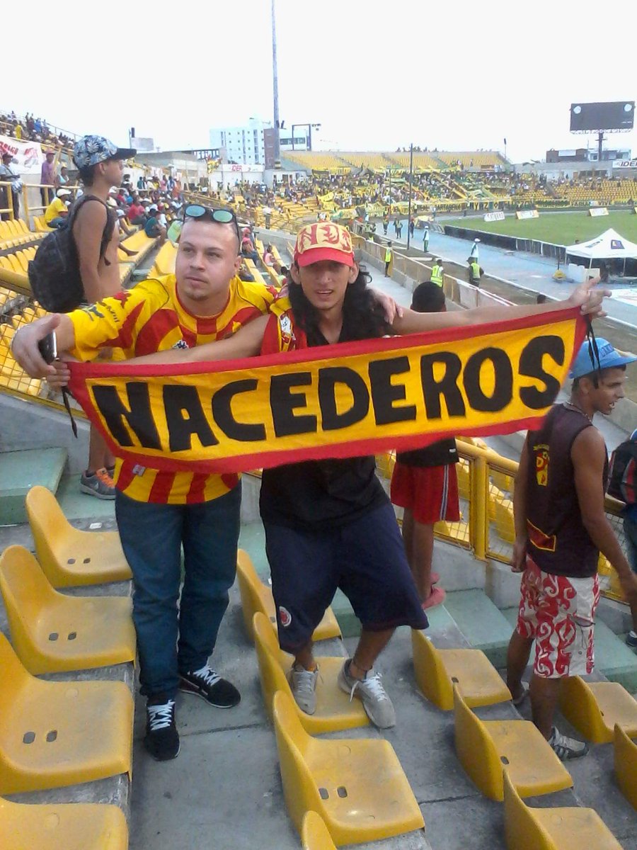 alejonds's tweet photo. AG7 NACEDER⚽S 7⚽DA  LA VIDA 
BALLAS DONDE BALLAS VOY A IR. https://t.co/kjFw1H8p8G