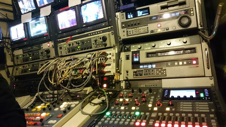 En estos momentos, Onda Jerez Radiotelevisión en directo desde la plaza de la Asunción con la Semana Santa.