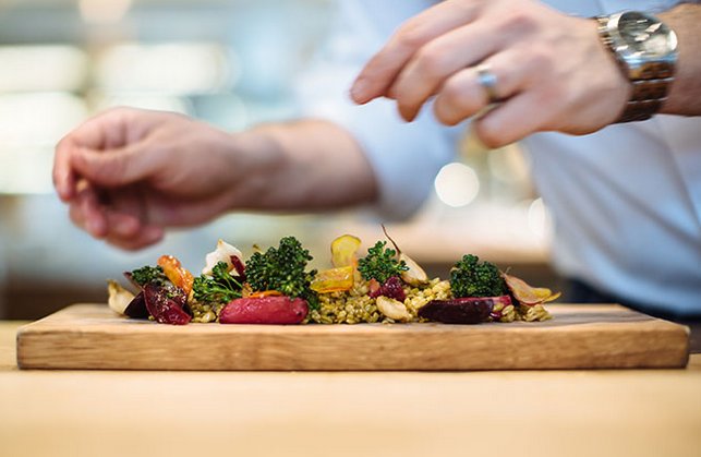 Pls share: <a href="/cookingwithamy/">Amy Sherman</a> picks for “Where to Eat in Healdsburg now” in <a href="/fodorstravel/">fodorstravel</a>. bit.ly/1pHhpiz