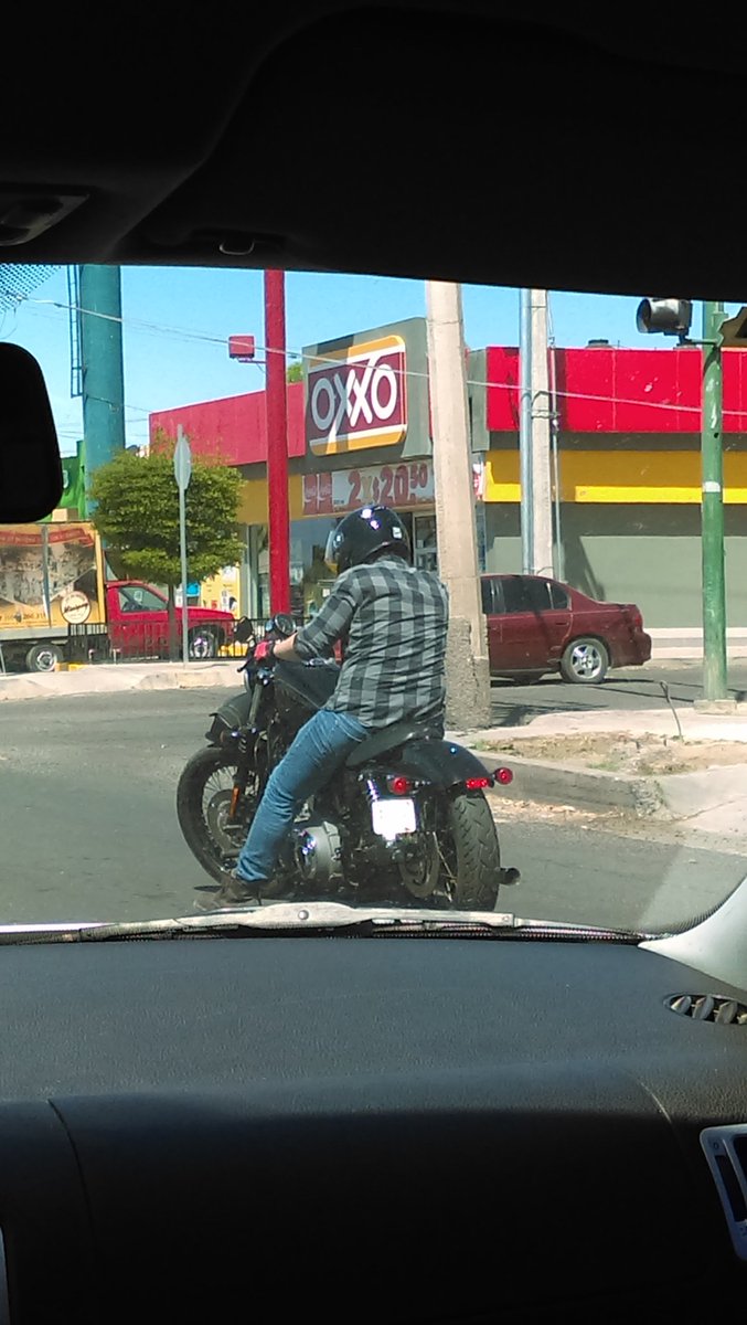 500diasdeSam's tweet photo. Pos no le dieron la licencia. #TodosSomosTaka #PrayForTaka 🚴 https://t.co/Eo8GCARDmI