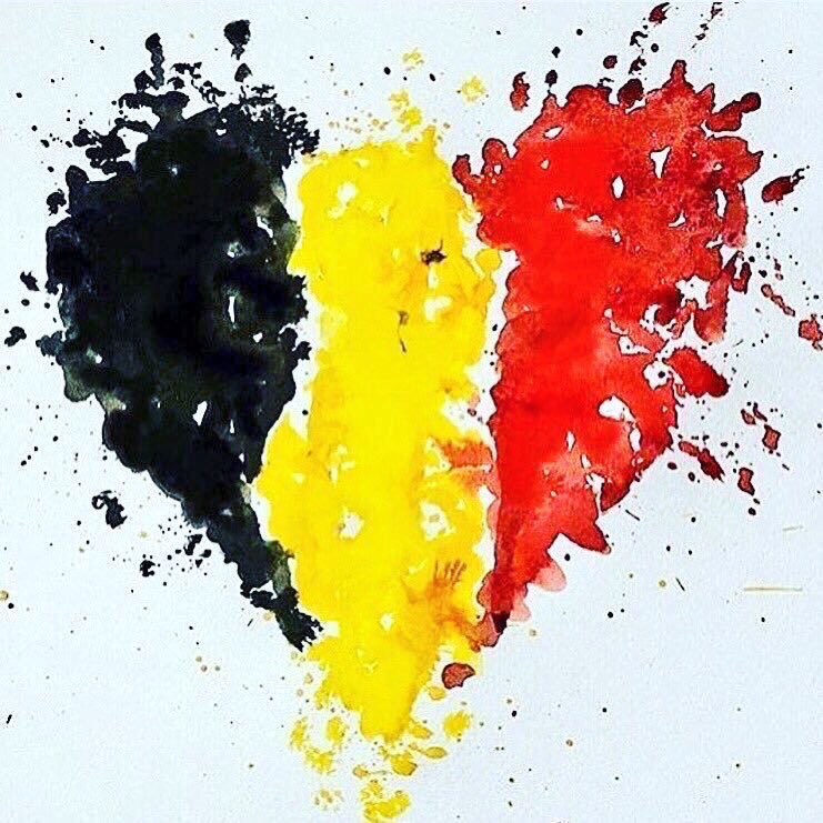 jesscortex's tweet photo. Y hoy, el mundo se vuelve a iluminar con los colores de un pueblo. #JeSuisBrussels #NoAlTerrorismo https://t.co/kNrwaV8pDl