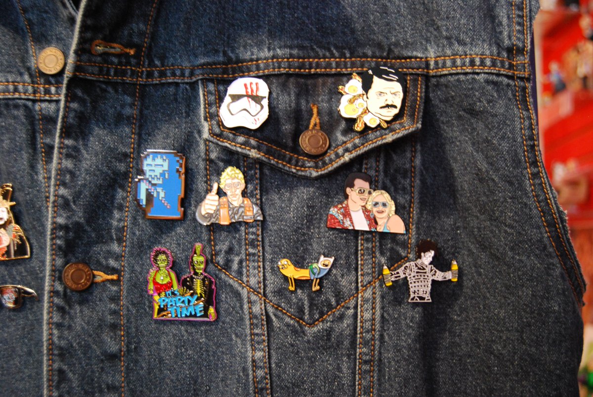 chapelhillcomic's tweet photo. #geek #geekneeds #pins #ChapelHillComics a few more shots of our growing pinventory. Great for jackets and hats! https://t.co/QceMwqD9gf