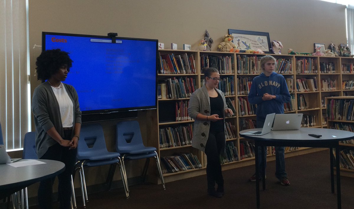 N_Night_Ninja's tweet photo. 'Go Dough' with the first #SAINTSmarket bank presentation! @CFGrandePrairie @StMarysSexsmith Market runs April 7!!! https://t.co/bARlVEqEge