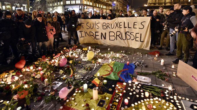 vrtnws's tweet image. FOTO: Ik ben Brussel / Je suis Bruxelles
