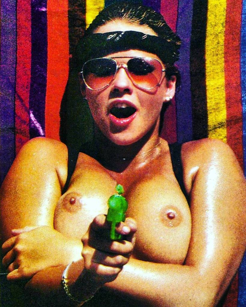 VintageJadore's tweet photo. https://t.co/twBiJGwuQ3 #vintageerotica #lindablair #ouimagazine by darko_bunnysuit https://t.co/OEytF8MOvW
