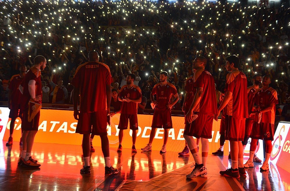 Galatasaray's tweet photo. "It's not over until we say it's over.." #cimbom https://t.co/m1ozJhiABx