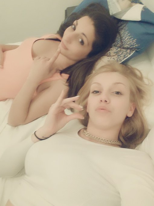 Quiiero que me bese 👏👏🎶 🎶 @Jimena_Lago https://t.co/X7abhqMTjA<a class="tags" href="/tag/jimena_lago">@jimena_lago</a>