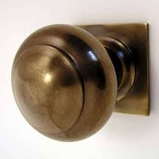 puremichigan101's tweet photo. door knobs made out of #brass automatically disinfect themselves in about 8 hours through the #oligodynamic effect https://t.co/Yt4er3EiEU