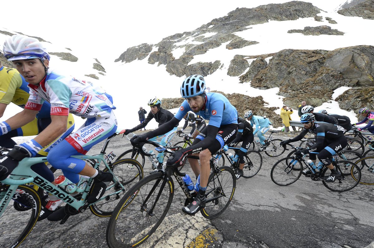 <a href="/ryder_hesjedal/">Ryder Hesjedal</a> climbing the known passo #Gavia in the <a href="/giroditalia/">Giro d'Italia</a>