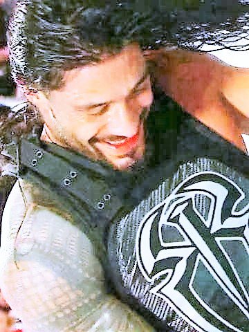 LeeshaNDessy's tweet photo. #Roman #Empire #CheerLoudLng #PostPics #ForOurChamp @WWERomanReigns @romanreigns568 @shady926 @airstream52 @HandyRed https://t.co/N7VyEMMLM9