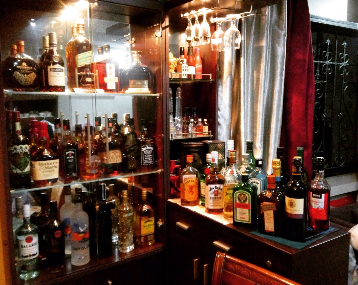 HiCarleton's tweet photo. I'm so happy to come home to this #booze #personalbar https://t.co/PbXQ5MHgWF
