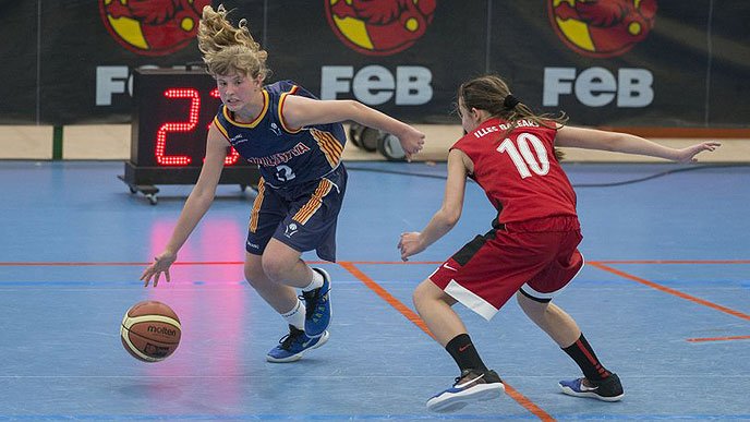 ACBCOM's tweet photo. Cataluña y Andalucía se verán las caras en la final femenina del #Mini2016, por quinta temporada consecutiva https://t.co/jfcXDAxfB8