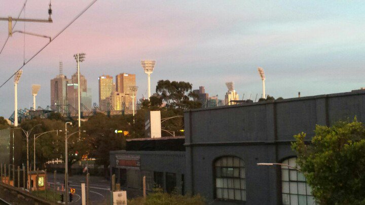 PT_notify's tweet image. RT @metroite: Nice  #RedSkyInTheMorning #Melbourne  #MelbourneWeather #MelbWeather #metrotrains