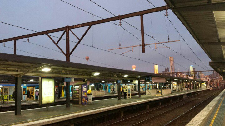 PT_notify's tweet image. RT @metroite: Nice  #RedSkyInTheMorning #Melbourne  #MelbourneWeather #MelbWeather #metrotrains