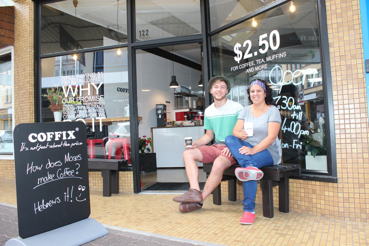 Hamilton_Live's tweet photo. @lovethetron @LyssaCecelia hope you've seen these $2.50 coffees on Alexandra Street! https://t.co/QJHRVTZigo https://t.co/pZvqiRo0Tu