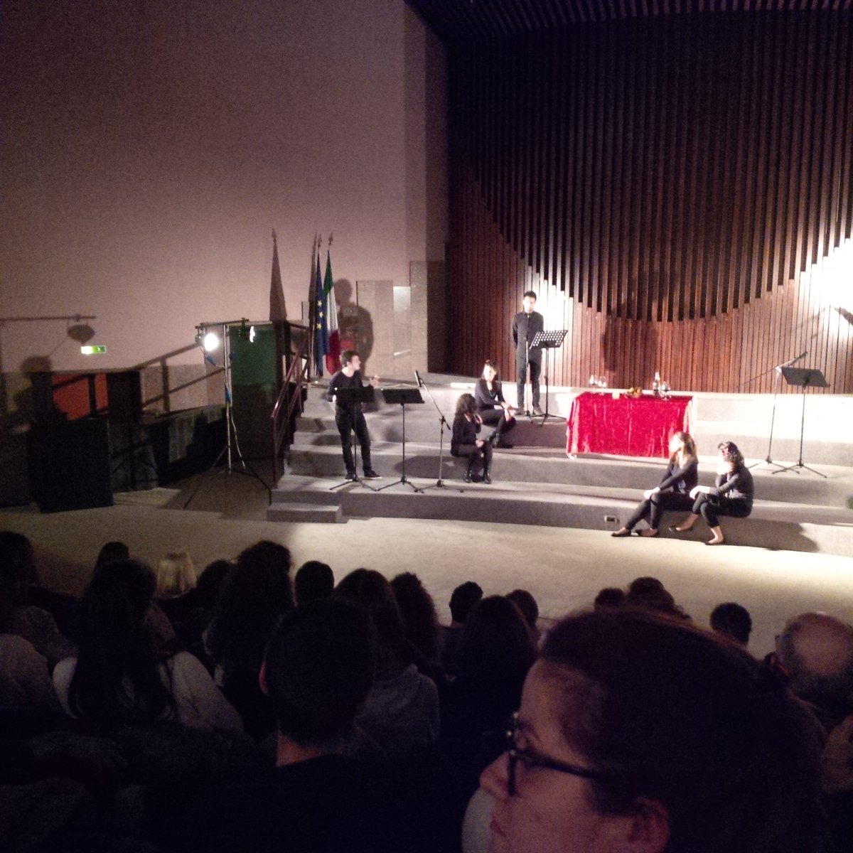 StudentOfficeAN's tweet photo. Rappresentazione teatrale #MiguelMañara, in Aula Magna! #unaseratateatrale https://t.co/NZtuhNvQd8