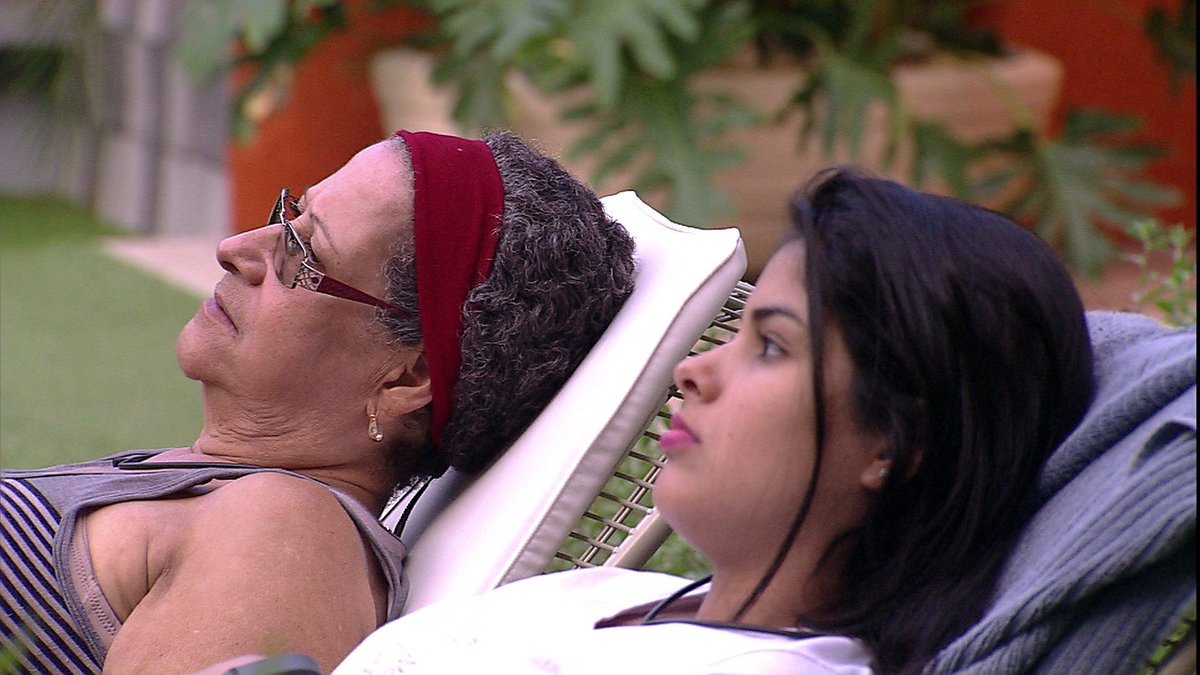 #BBB16: <a href="/MunikBarbosa/">Munik Nunes</a> opina sobre emparedado <a href="/uaimatheus/">Matheus Lisboa</a> : 'Tanto medo que, se pudesse,… dlvr.it/Ks5wSK