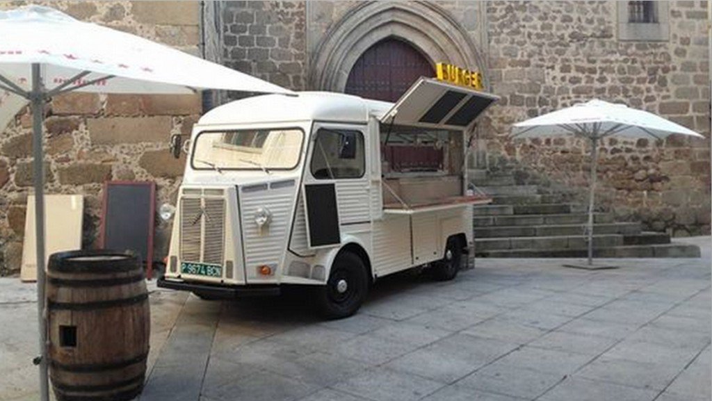 planvex's tweet photo. Plasencia se suma al food truck de la mano de @restauranteatic y su cocina sobre ruedas https://t.co/NcfVdXkveP https://t.co/X7qvmIhxYf