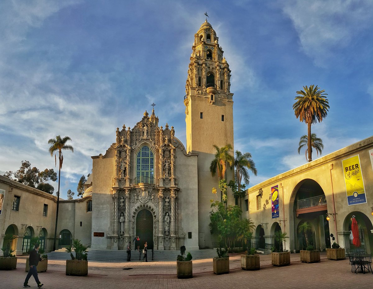 wanderingpix's tweet photo. Golden Hour •• Museum of Man • California Tower • Balboa Park #SanDiego #California #travel #americasfinestcity https://t.co/S8mZewqmIc
