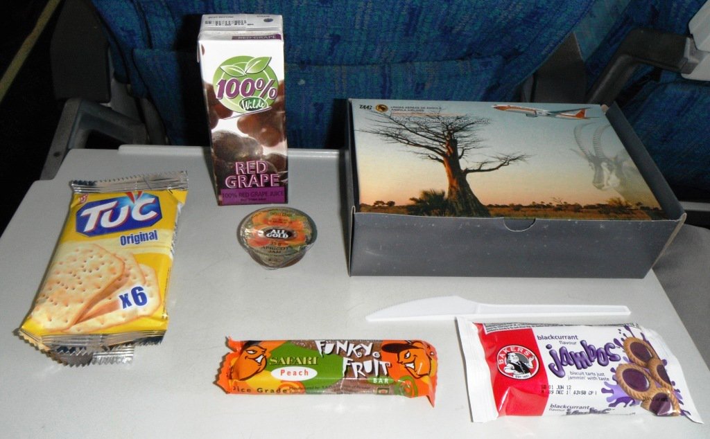 kayakthekwanza's tweet photo. In-flight menu on @TAAGAngola_NA flight: #Luanda to #Menongue (heading to check out @theHALOTrust mine clearance). https://t.co/rMchJNHZ52