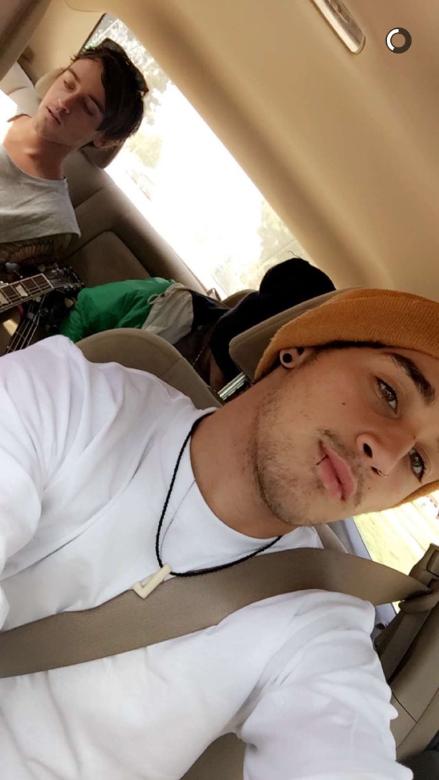 lukesholy's tweet photo. He looks great https://t.co/nvBEuQxbnI