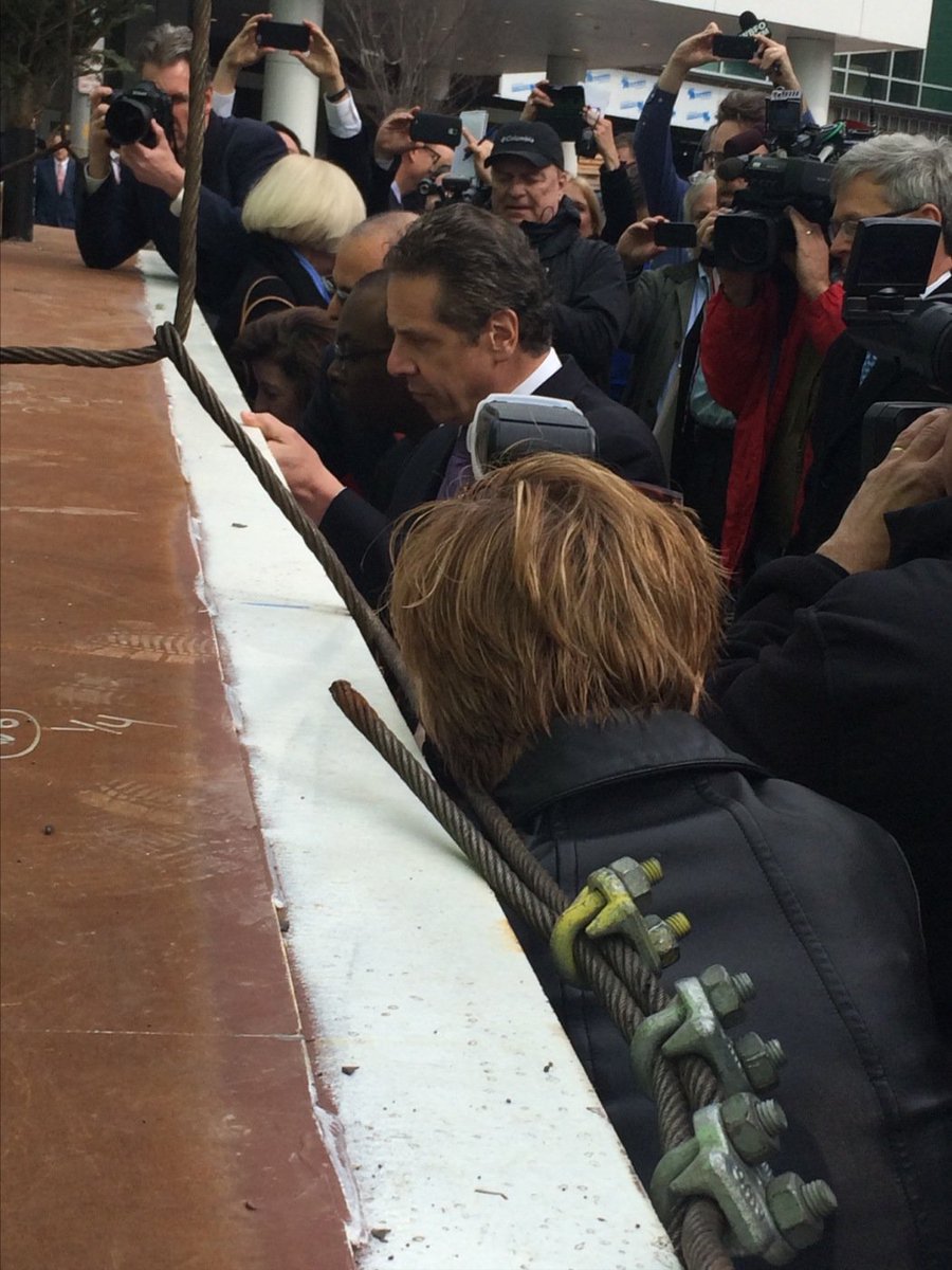 NPM1888's tweet photo. Topping out! @TheIronworkers @NYGovCuomo @MayorByronBrown @One_Buffalo #buffalobillion https://t.co/PnloBZC8iA