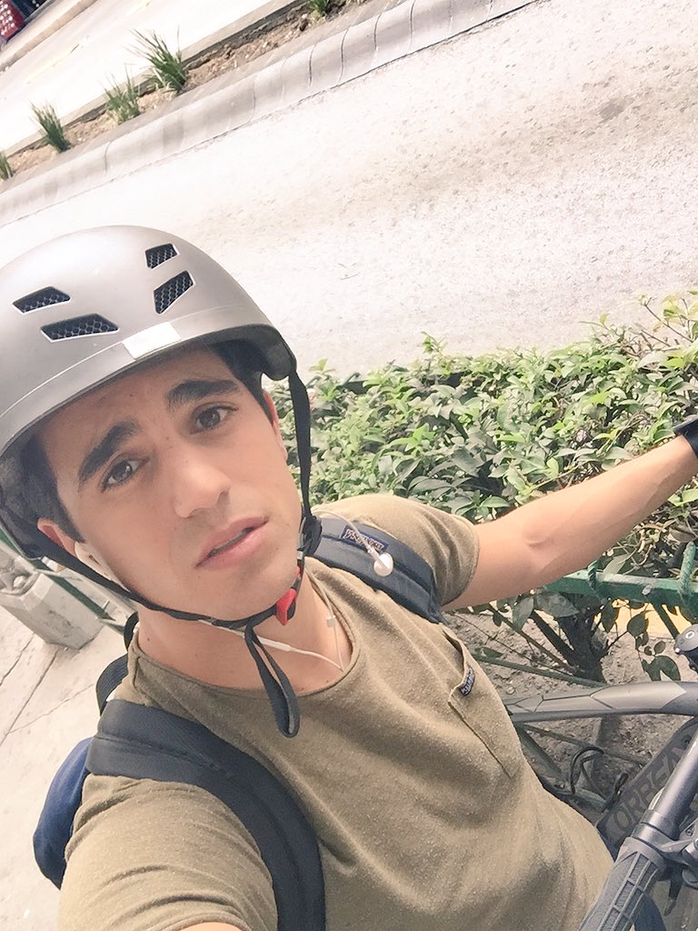 Luja_'s tweet photo. Y si mejor no llueve? Ándale... https://t.co/GYI9skPcO9