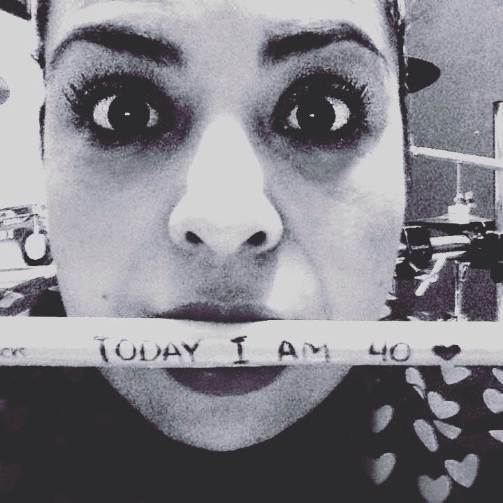 Melyinaa's tweet photo. I am 40 ❤️👍 https://t.co/OqBo8ZawwU