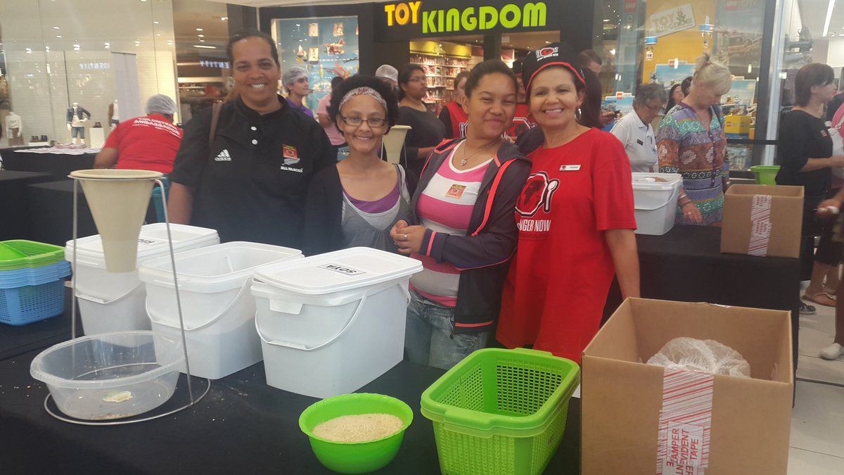CarynMaart's tweet photo. Stop Hunger Now! https://t.co/49XYY8tzmo
