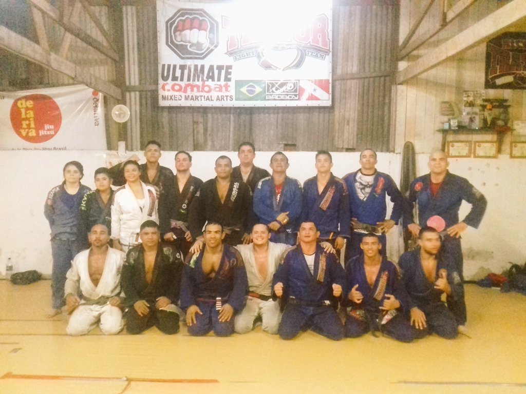 Mais um treino pra conta oss @canalCombate <a href="/ufc/">UFC</a> <a href="/ufc_brasil/">UFC_Brasil</a> <a href="/LOUCASMMA/">MULHERES LOUCAS POR MMA</a> <a href="/GrecoForma/">Greco Forma Academia</a> <a href="/aureodamasceno/">Aureo Jr</a>