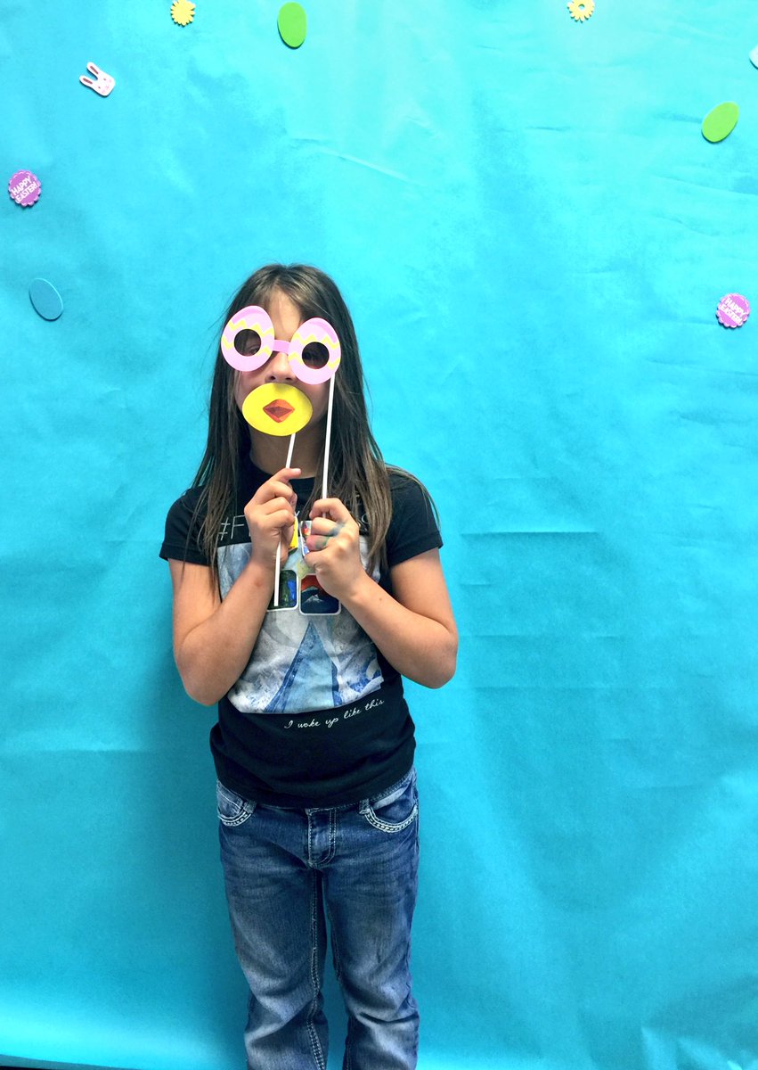 BGCchloe's tweet photo. Easter Photo Booth🐰🌺🐤 https://t.co/tu1AfnCRic