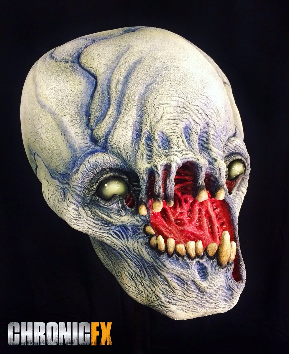 ChronicFx's tweet photo. Alien latex mask custom paint for @hauntedatlanta #spfx #spfxmakeup #mask #creature #chronicfx https://t.co/e7ld6HVUwf