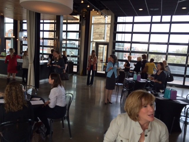 Cammy_Dierking's tweet photo. Great @CincyBallet #Etoile event at @NewRiff. Thanks for hosting, @AmyTobinCinci! Promoting women's leadership! https://t.co/8Oj6z5FhiO